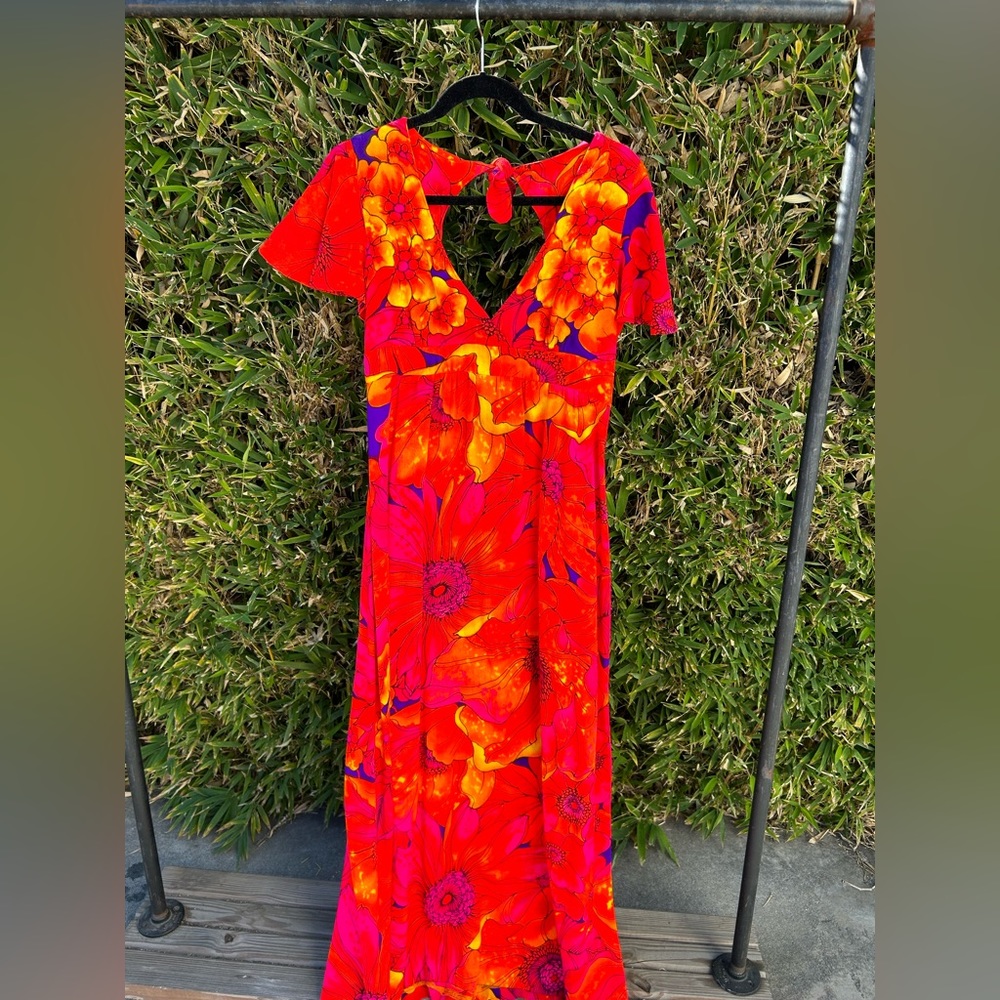Vintage Sexy Back Lū’au Dress